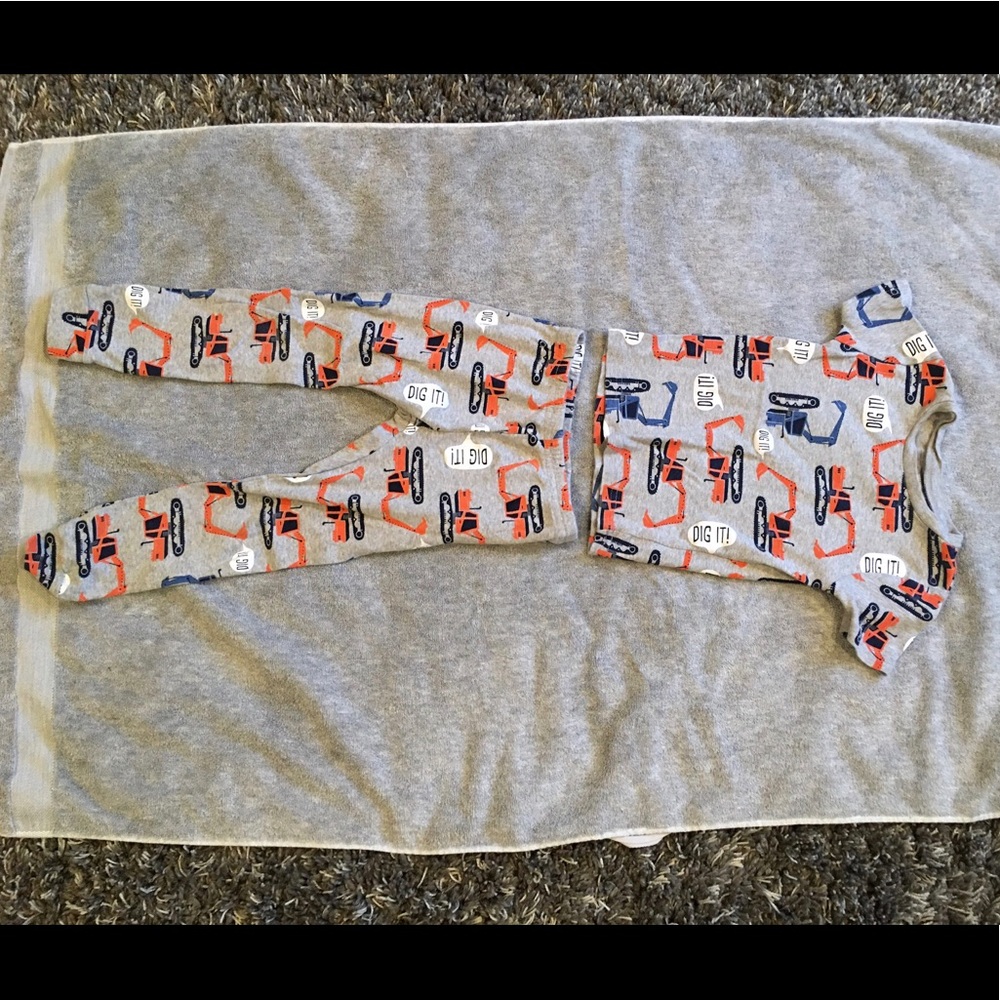 Boy’s Pjs size 5